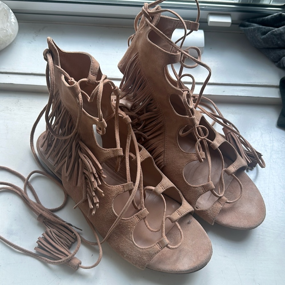 Coolest, comfiest dusty rose suede ankle sandals